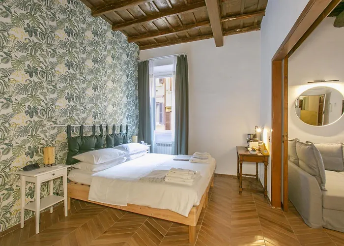 Apartment Trevi Little Palace #4 *