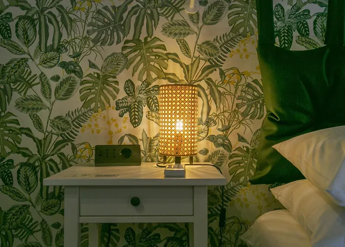 Trevi Little Palace #4 *